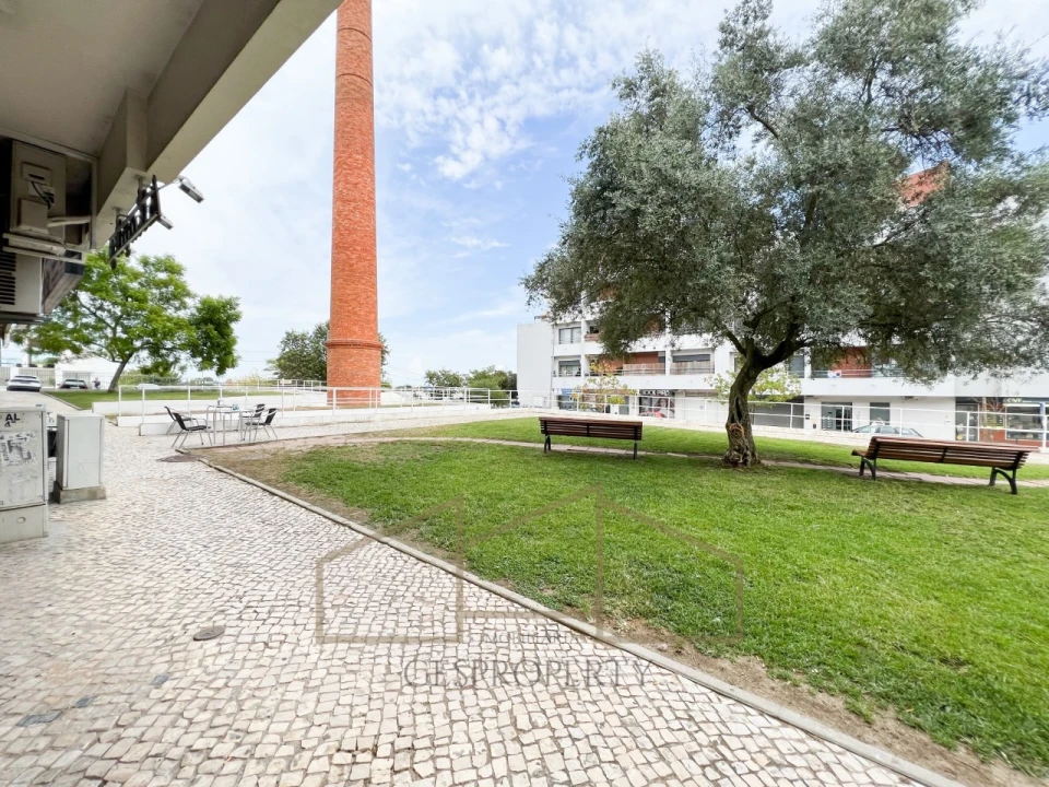 Loja para Venda em Charneca de Caparica e Sobreda Foto 21