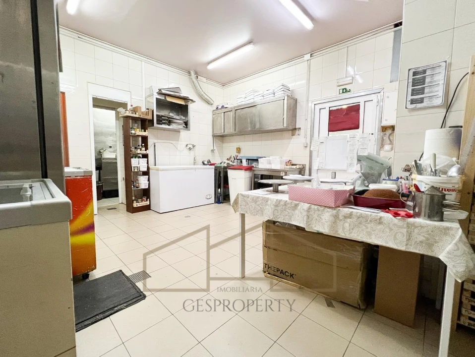 Loja para Venda em Charneca de Caparica e Sobreda Foto 24