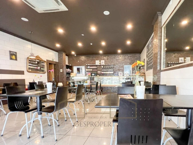 Loja para Venda em Charneca de Caparica e Sobreda Foto 1