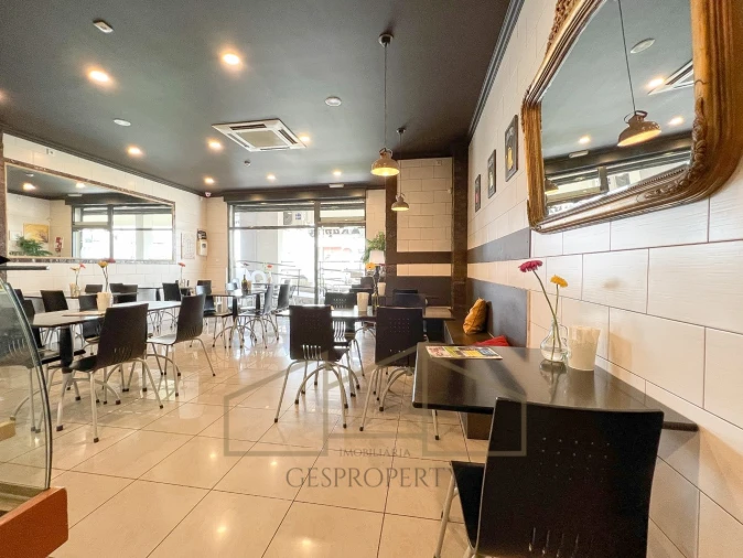 Loja para Venda em Charneca de Caparica e Sobreda Foto 9