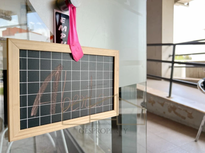 Loja para Venda em Charneca de Caparica e Sobreda Foto 18