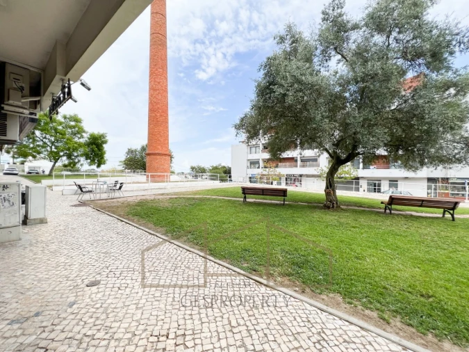 Loja para Venda em Charneca de Caparica e Sobreda Foto 21
