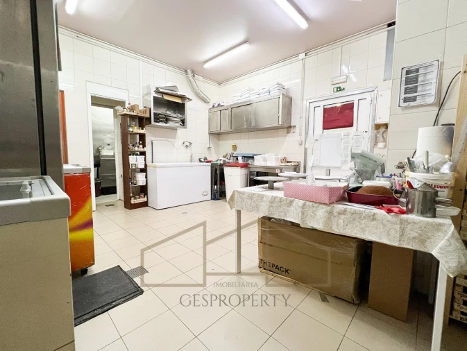 Loja para Venda em Charneca de Caparica e Sobreda Foto 24