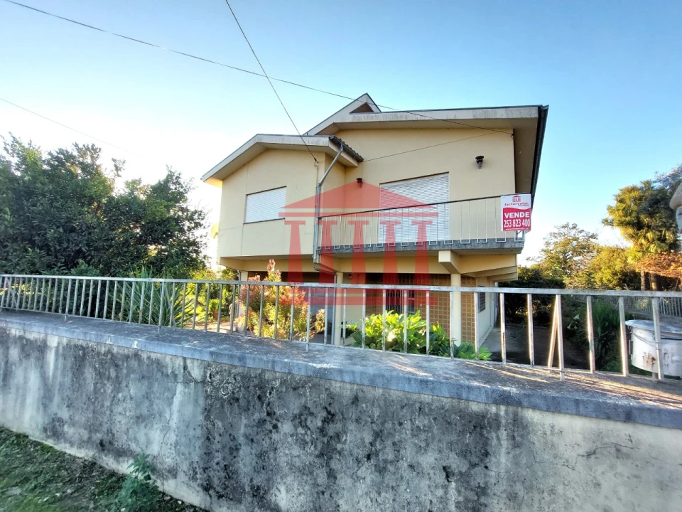 Moradia T4 para Venda em Alheira e Igreja Nova Foto 4