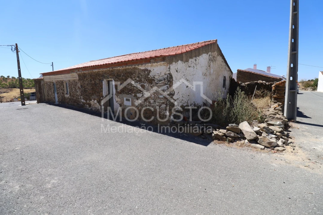 Moradia T1 para Venda em Giões Foto 1