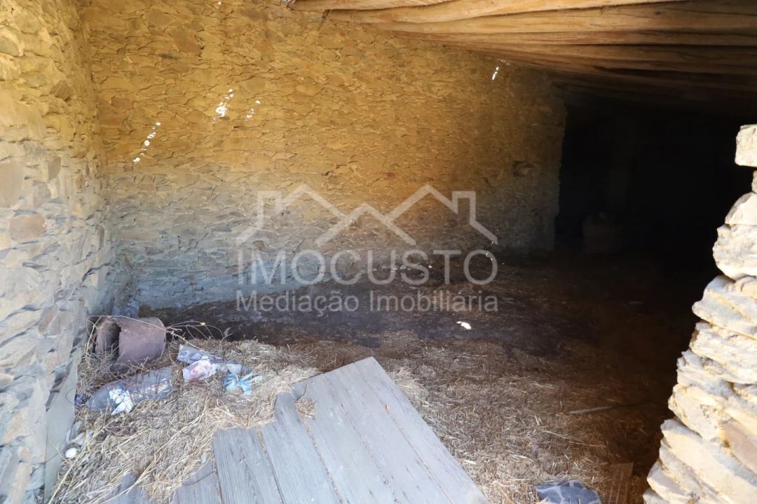 Moradia T1 para Venda em Giões Foto 7