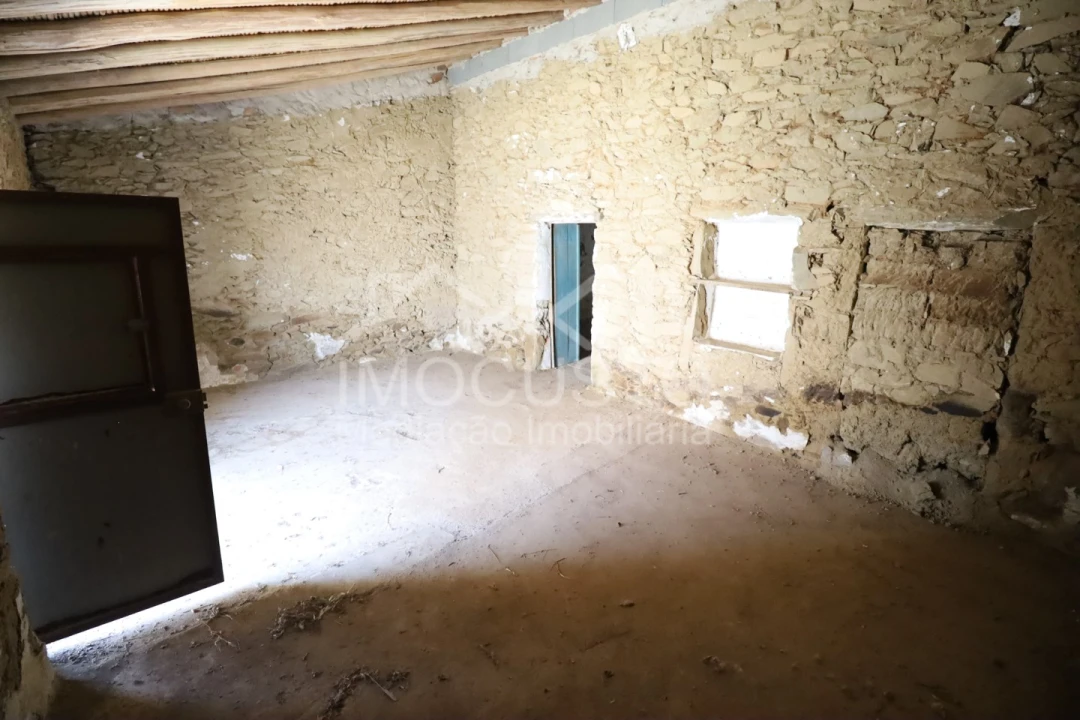 Moradia T1 para Venda em Giões Foto 13