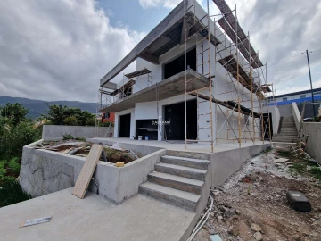 Moradia T2 para Venda em Arco da Calheta