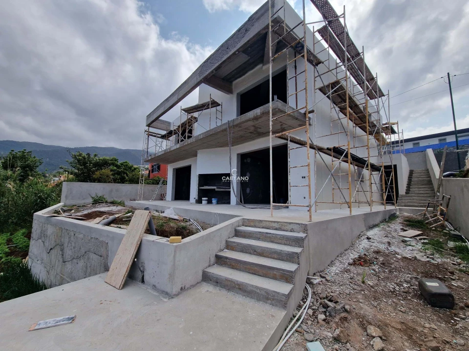 Moradia T2 para Venda em Arco da Calheta Foto 1