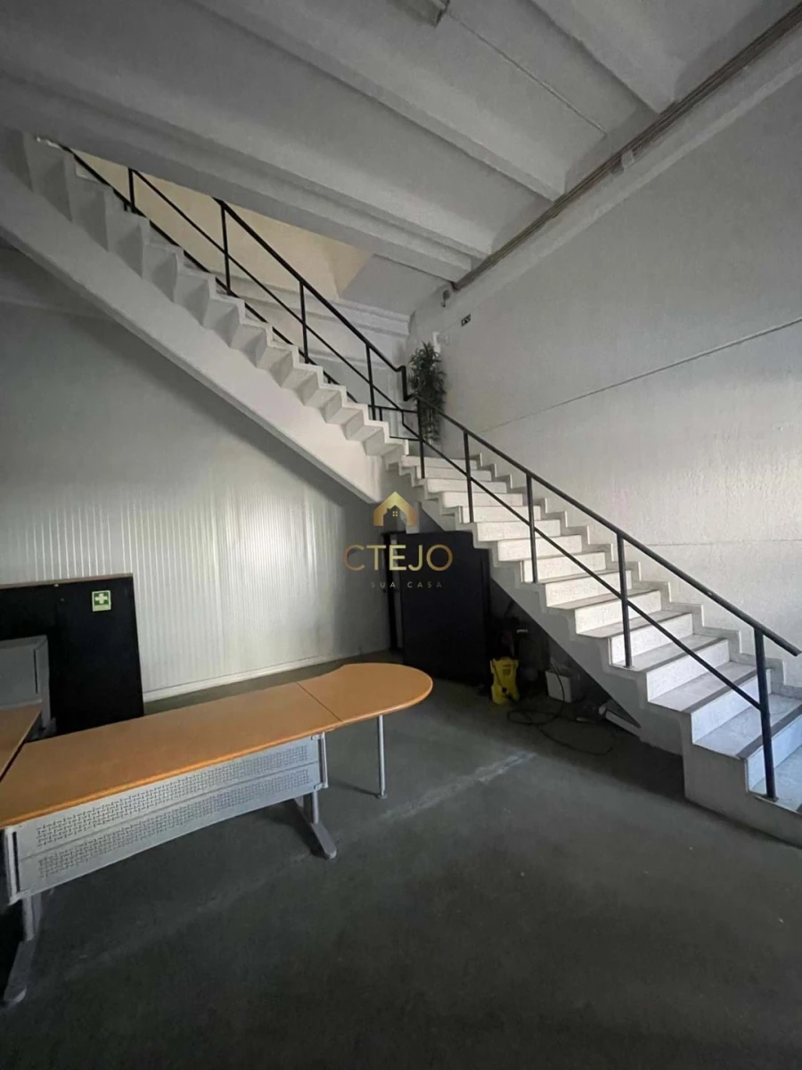 Negócio para Venda em Vialonga Foto 13