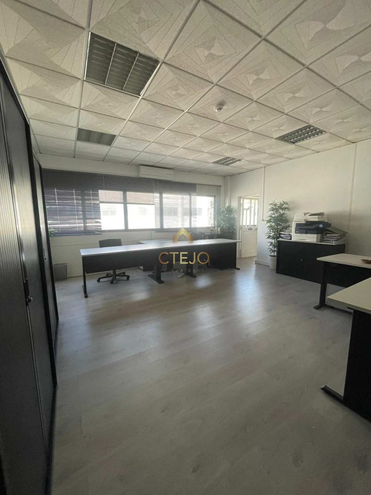 Negócio para Venda em Vialonga Foto 4