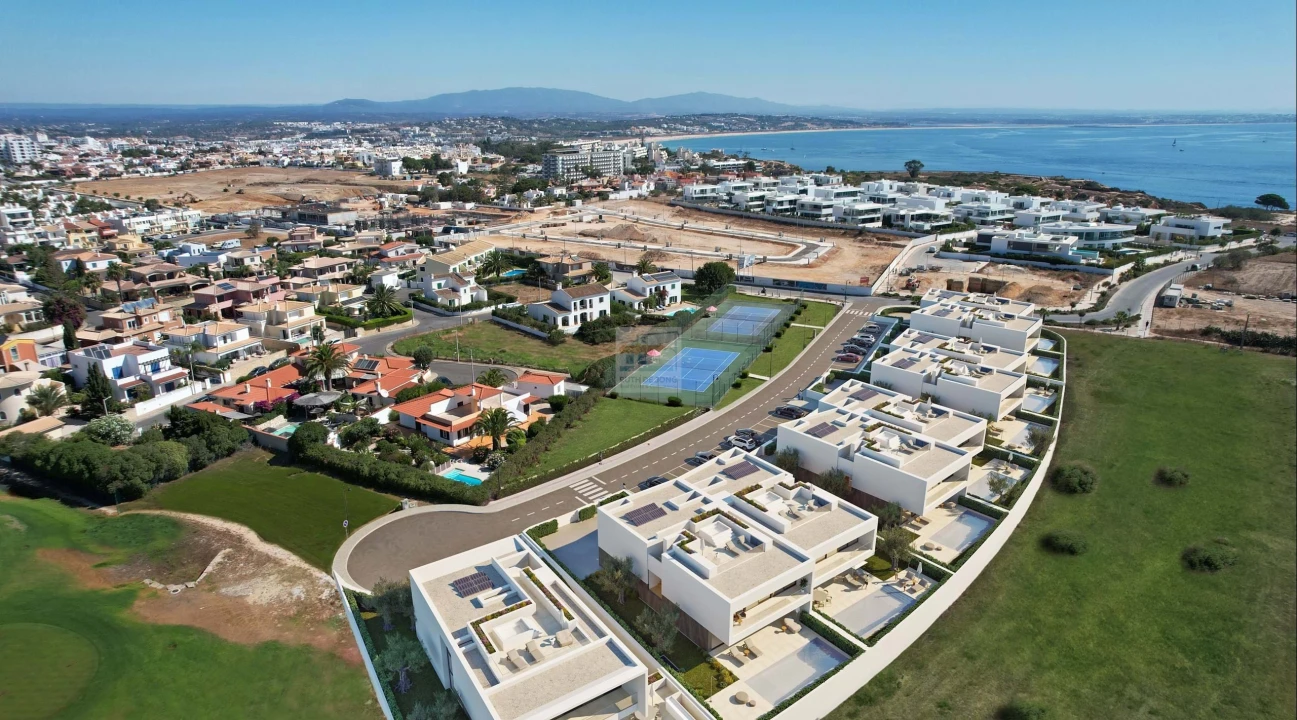 Moradia T4 para Venda em Lagos (São Sebastião e Santa Maria) Foto 11