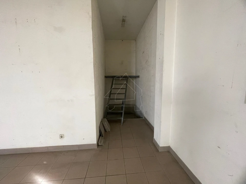 Loja para Arrendamento em Santa Maria da Feira, Travanca, Sanfins e Espargo Foto 3