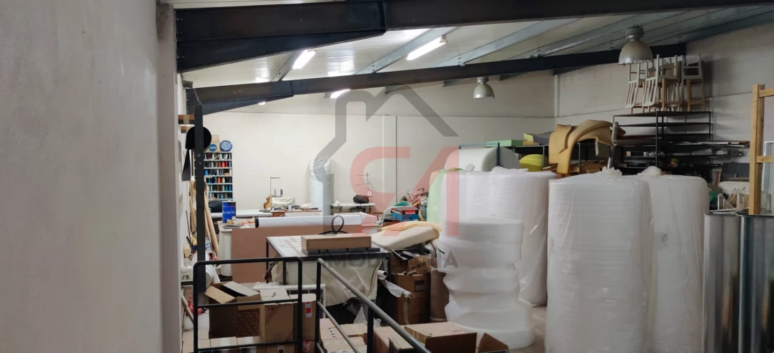 Armazém para Arrendamento em Carvalhosa Foto 4