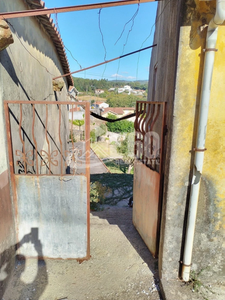 Moradia T3 para Venda em O. Azeméis, Riba-Ul, Ul, Macinhata Seixa, Madail Foto 3