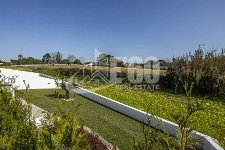 Moradia T3 para Venda em São Felix da Marinha Foto 5