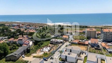 Moradia T3 para Venda em São Felix da Marinha