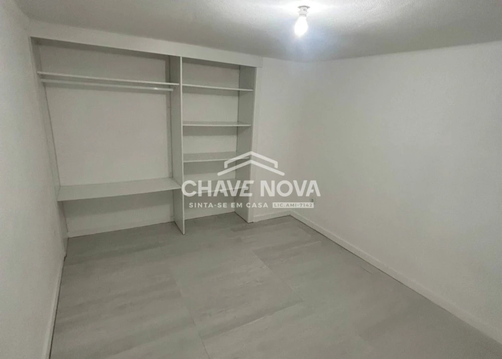 Loja para Venda em Laranjeiro e Feijó Foto 8