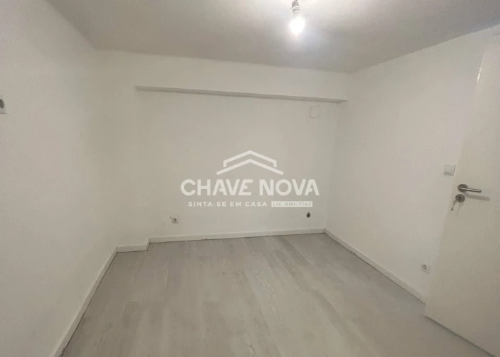 Loja para Venda em Laranjeiro e Feijó Foto 10