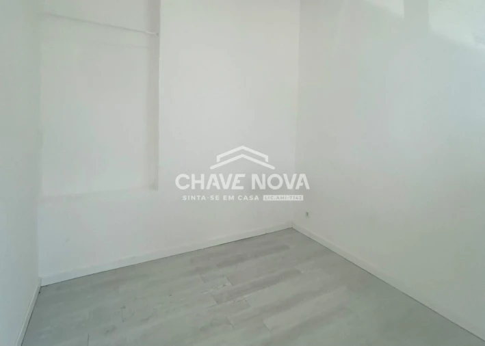 Loja para Venda em Laranjeiro e Feijó Foto 11