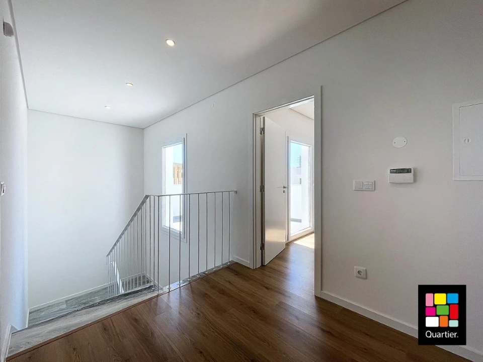 Moradia T3 para Venda em Laranjeiro e Feijó Foto 10