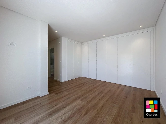 Moradia T3 para Venda em Laranjeiro e Feijó Foto 8