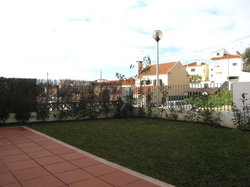 Moradia T4 para Venda em Alcabideche Foto 1