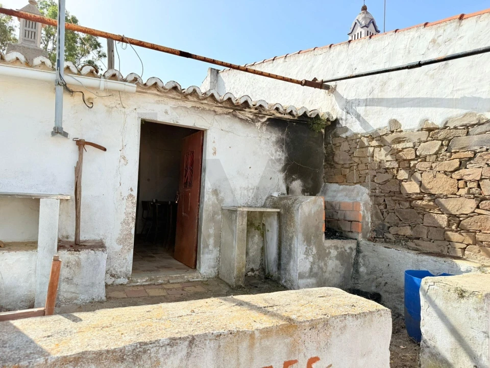 Moradia T1 para Venda em Martim Longo Foto 6