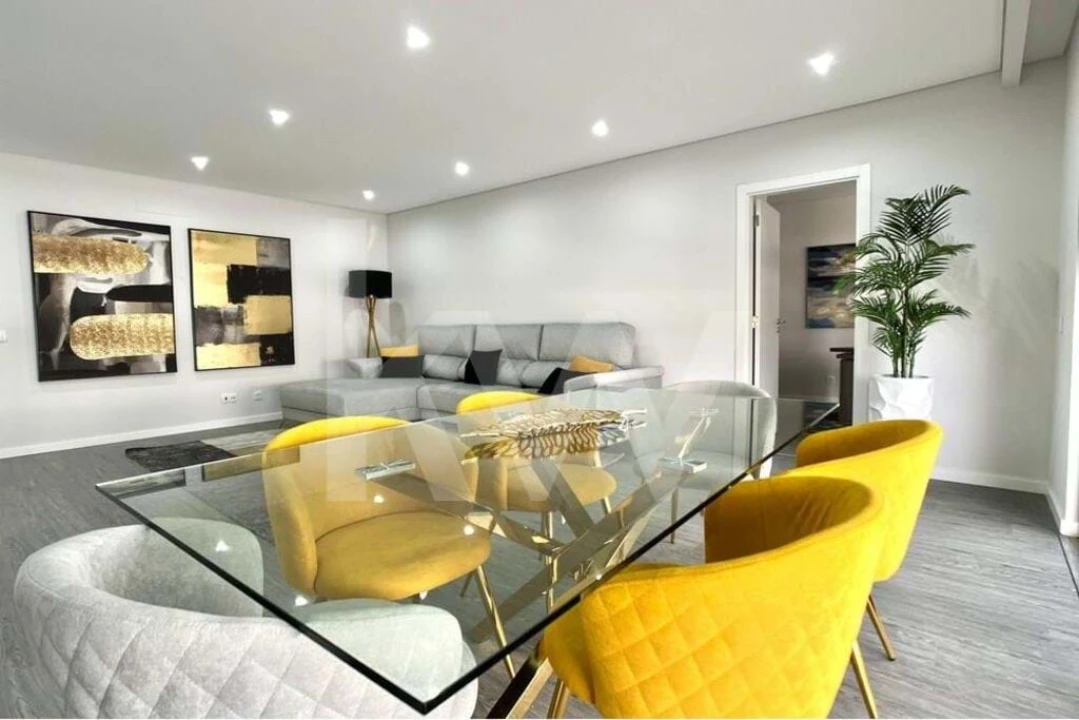 Apartamento T1 para Venda em Quelfes Foto 2