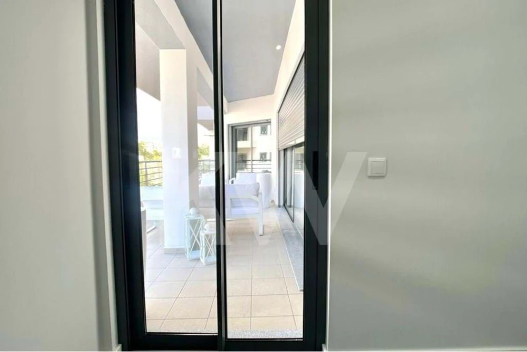 Apartamento T1 para Venda em Quelfes Foto 30