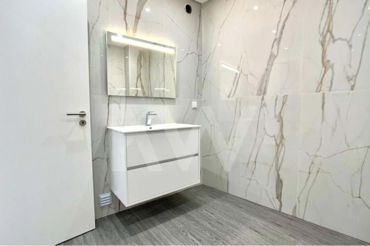 Apartamento T1 para Venda em Quelfes Foto 12