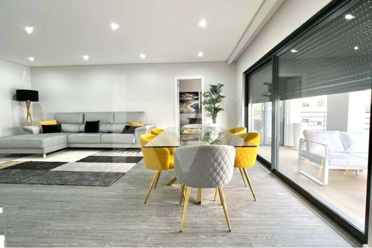 Apartamento T1 para Venda em Quelfes