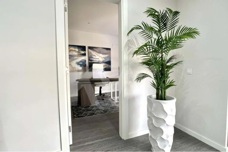 Apartamento T1 para Venda em Quelfes Foto 5