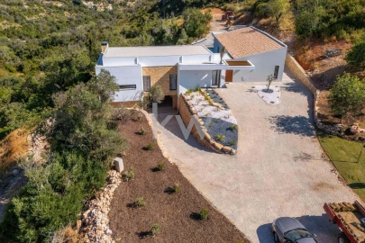 Moradia T4 para Venda em Loule (São Clemente)