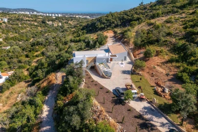 Moradia T4 para Venda em Loule (São Clemente)