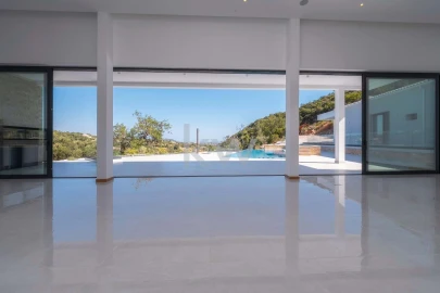 Moradia T4 para Venda em Loule (São Clemente)