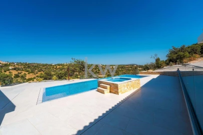 Moradia T4 para Venda em Loule (São Clemente)