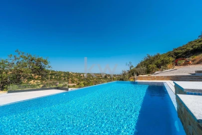 Moradia T4 para Venda em Loule (São Clemente)