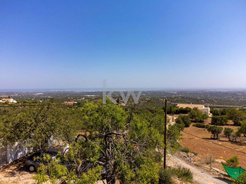 Moradia T4 para Venda em Santa Barbara de Nexe Foto 20