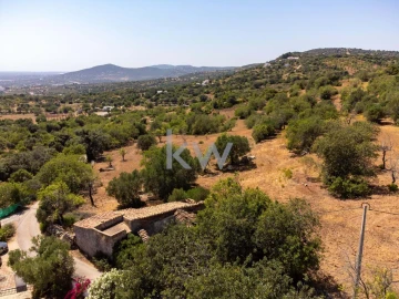Moradia T4 para Venda em Santa Barbara de Nexe