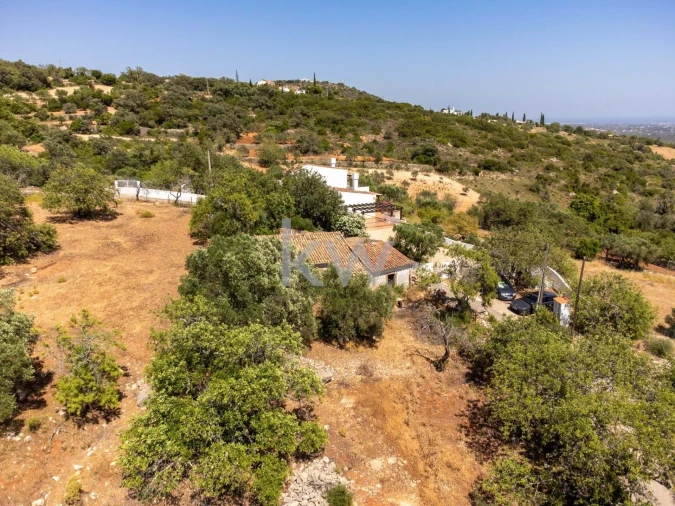 Moradia T4 para Venda em Santa Barbara de Nexe Foto 16