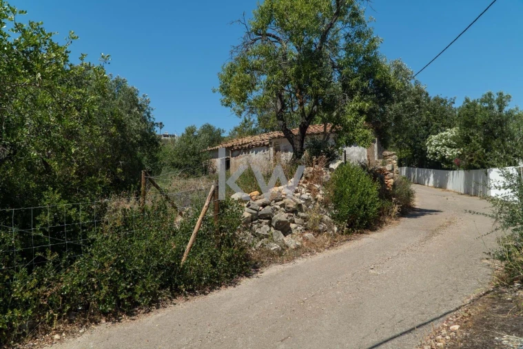 Moradia T4 para Venda em Santa Barbara de Nexe Foto 7