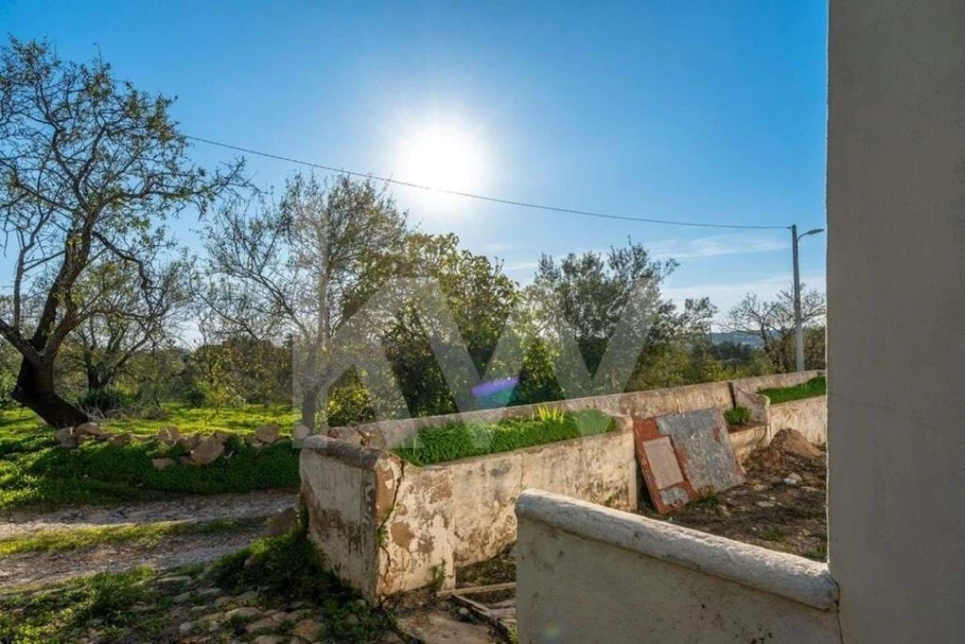 Moradia T3 para Venda em Quelfes Foto 34