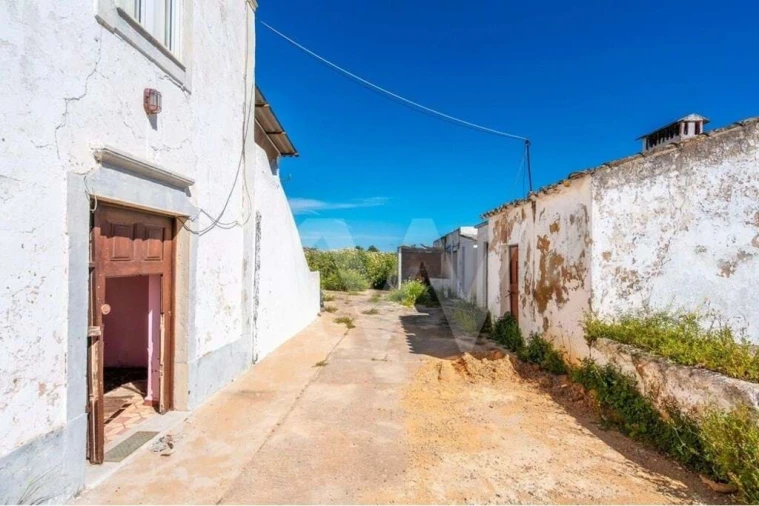 Moradia T6 para Venda em Faro (Sé e São Pedro) Foto 3