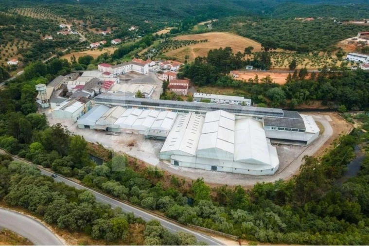 Armazém para Venda em Além da Ribeira e Pedreira Foto 11