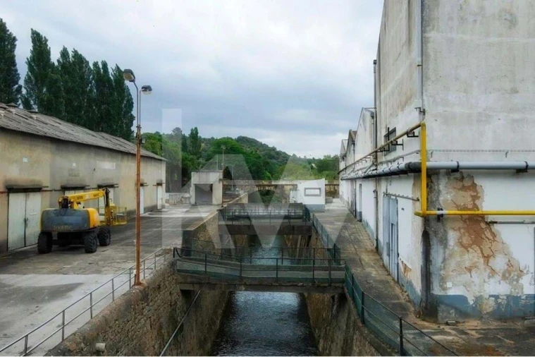 Armazém para Venda em Além da Ribeira e Pedreira Foto 46