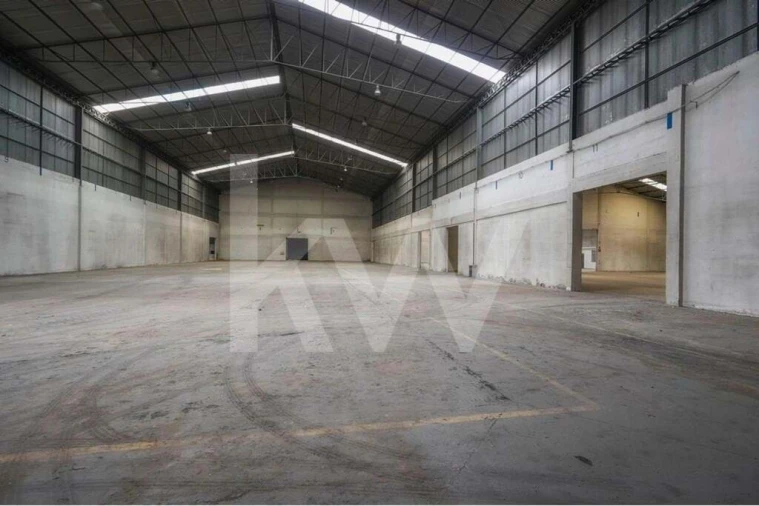 Armazém para Venda em Além da Ribeira e Pedreira Foto 34