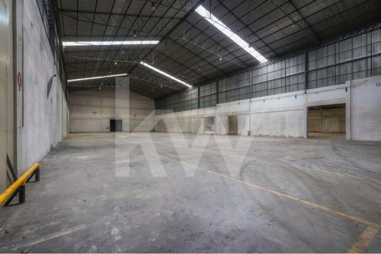 Armazém para Venda em Além da Ribeira e Pedreira Foto 37