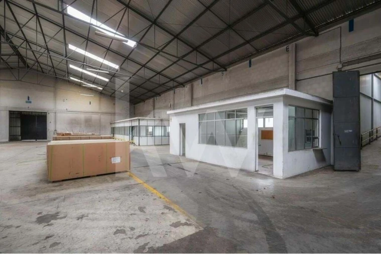 Armazém para Venda em Além da Ribeira e Pedreira Foto 29