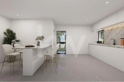 Moradia T5 para Venda em Santa Barbara de Nexe
